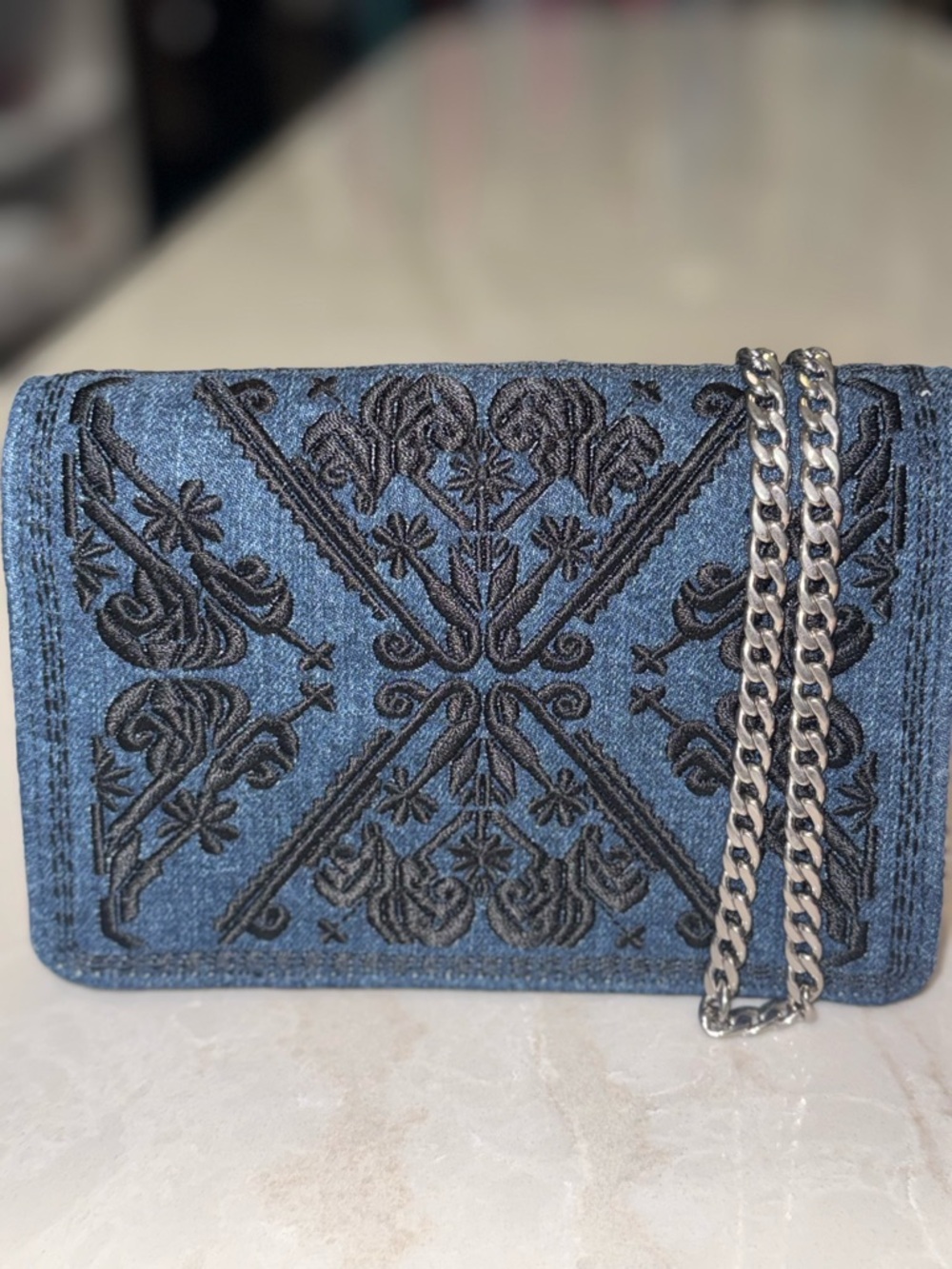 Miu Miu Gorgeous very rare
Denim small bag with silver chain full set like New - Picture 6 of 14